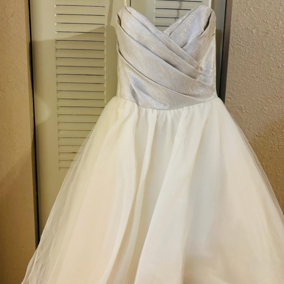 Alvina Valenta Silver Ivory Tulle Wedding Dress Size 10 Sample $3,100 Original - Picture 4 of 12